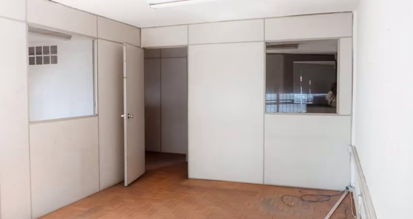 Loja de rua para venda, 141.8m²