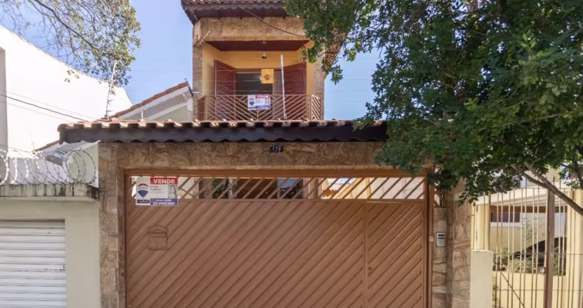 Sobrado para venda com 3 quartos, sendo 2 suítes, 213m²