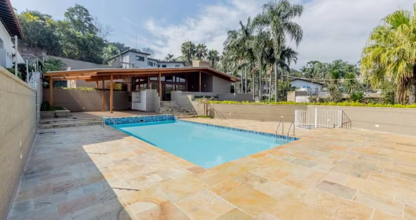 Casa tipo para venda com 4 quartos, sendo 4 suítes, 800m²