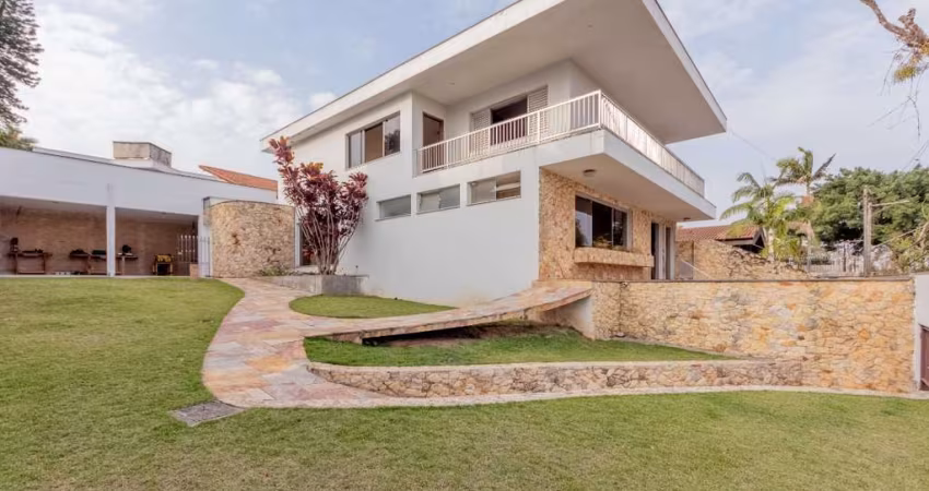 Sobrado para venda com 3 quartos, 388m²