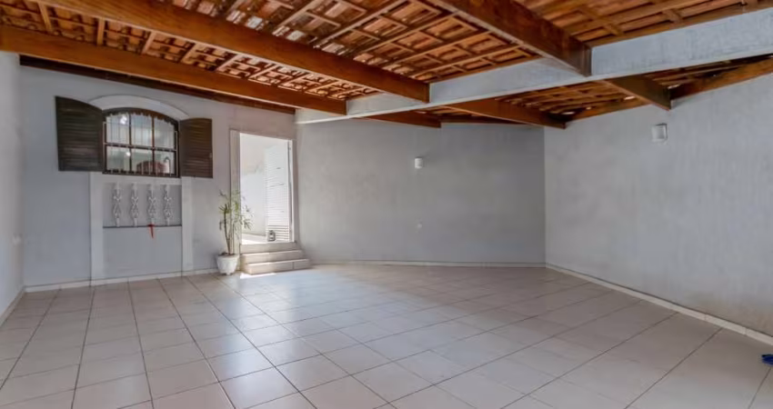Sobrado para venda com 3 quartos, sendo 1 suíte, 200m²