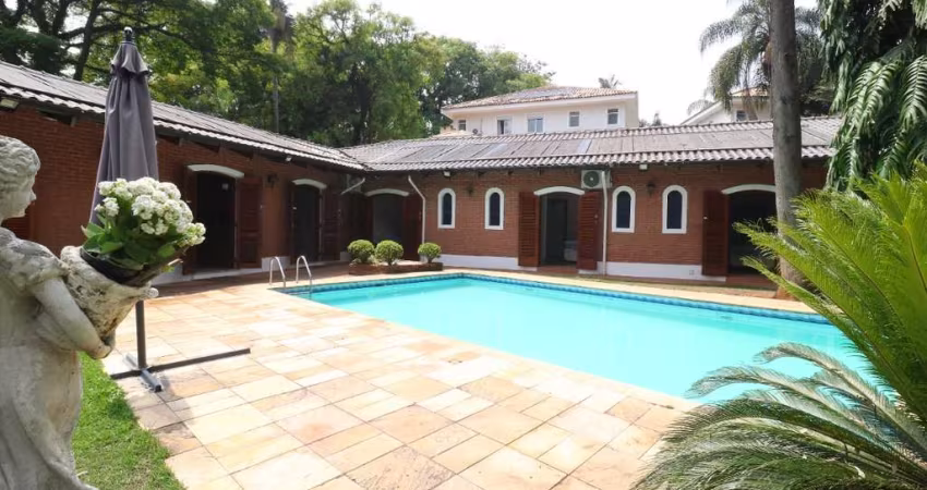 Casa tipo para venda com 5 quartos, sendo 2 suítes, 460m²