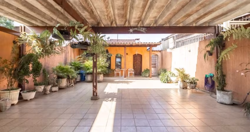 Casa tipo para venda com 3 quartos, sendo 1 suíte, 193m²