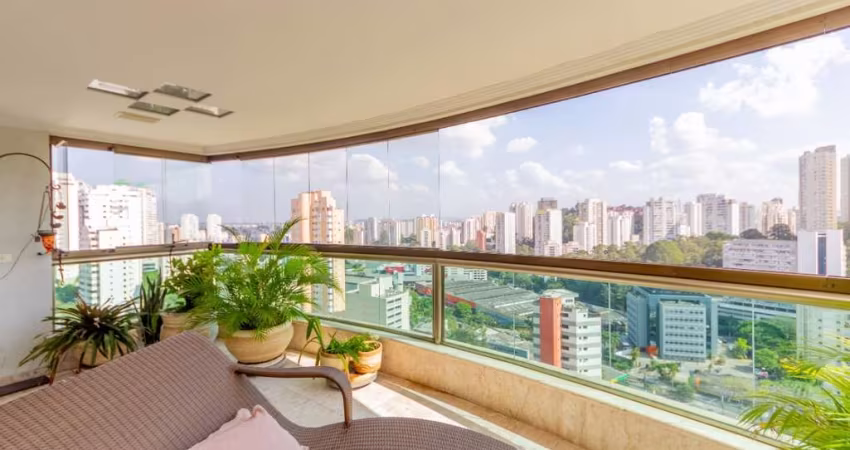 Apartamento tipo para venda com 4 quartos, sendo 4 suítes, 228m²