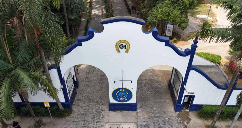 Apartamento tipo para venda com 5 quartos, sendo 4 suítes, 218m²