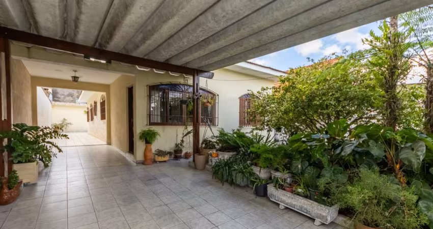 Casa tipo para venda com 3 quartos, sendo 1 suíte, 300m²