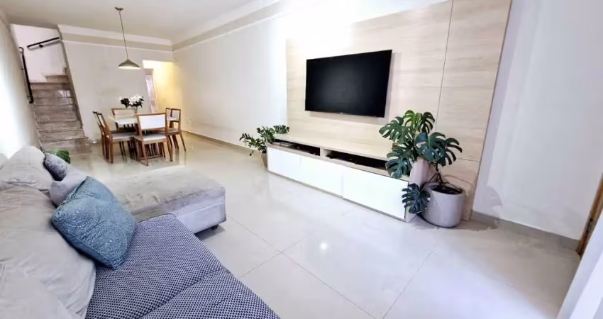 Sobrado para venda com 3 quartos, sendo 3 suítes, 144m²