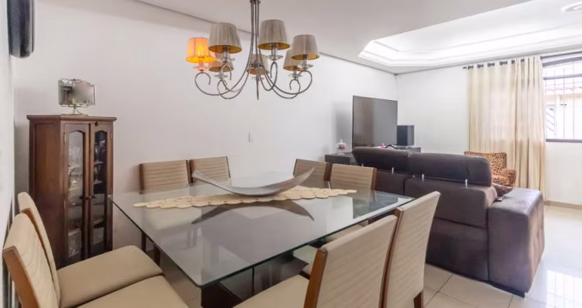 Casa tipo para venda com 4 quartos, sendo 1 suíte, 204m²