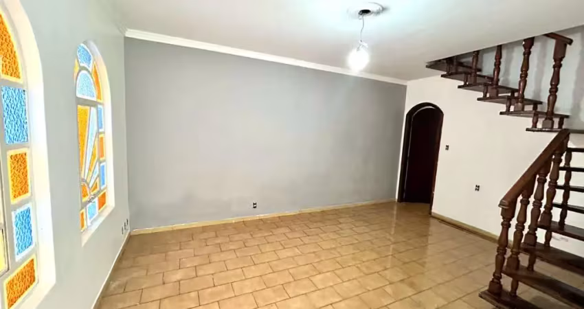 Casa tipo para venda com 3 quartos, 125m²