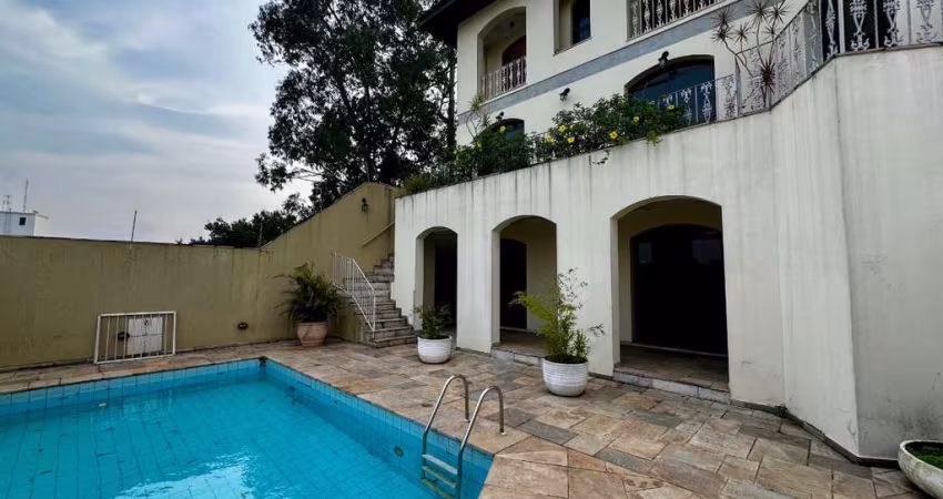 Sobrado para venda com 4 quartos, sendo 2 suítes, 506m²