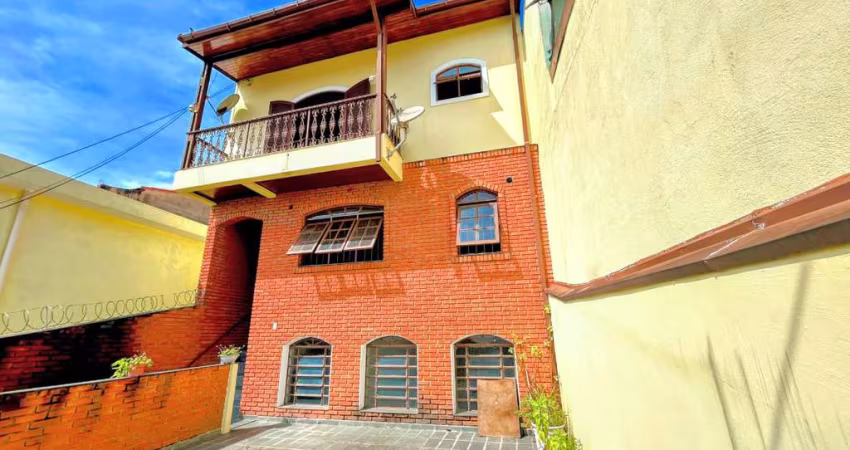 Sobrado para venda com 3 quartos, sendo 1 suíte, 350m²