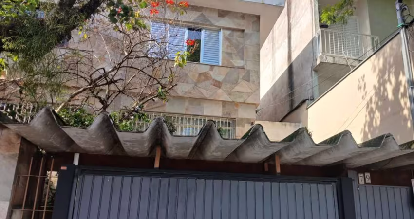 Casa tipo para venda com 4 quartos, sendo 2 suítes, 149m²