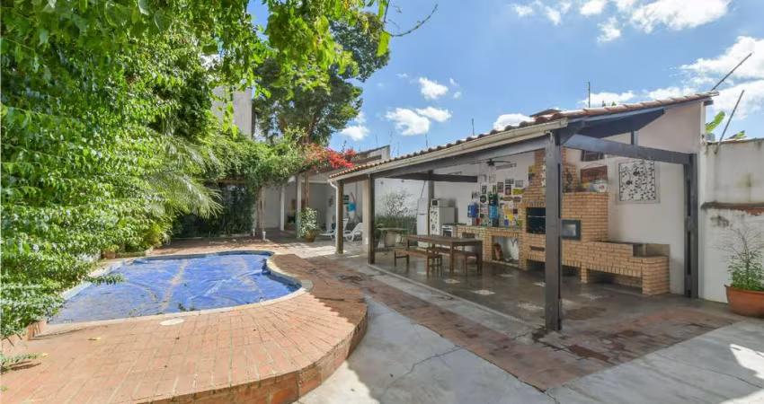 Sobrado para venda com 5 quartos, sendo 3 suítes, 425m²