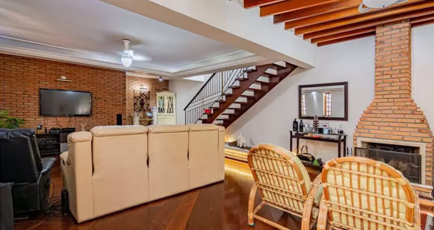 Sobrado para venda com 3 quartos, sendo 1 suíte, 250m²