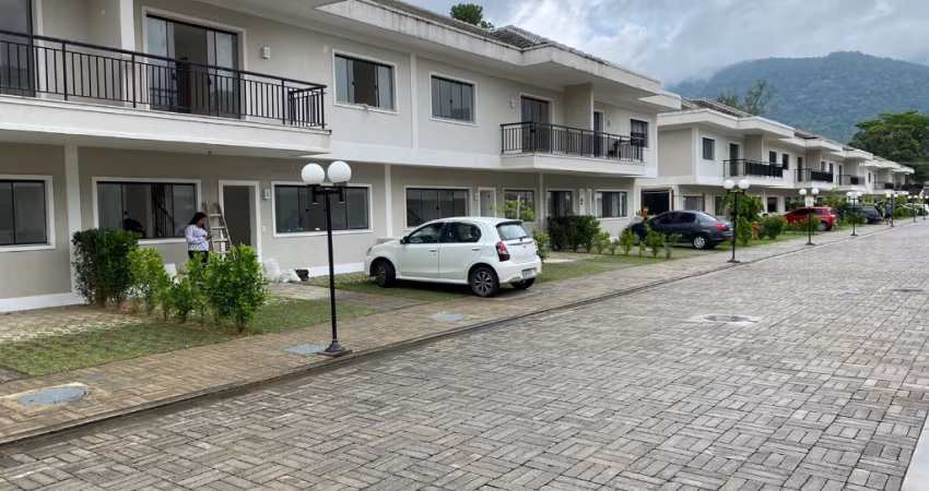 Linda Casa 4 suítes em Condomínio Fechado