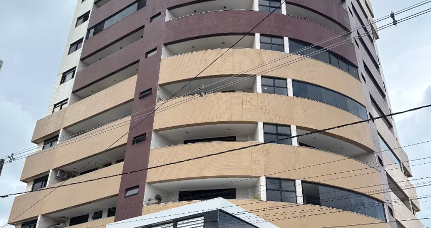Apartamento à venda com 04 quartos em ponta de Campina