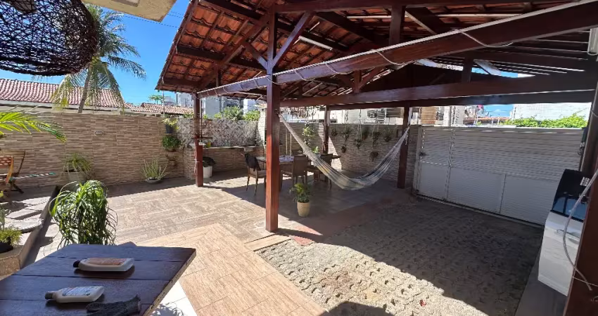 Casa duplex Camboinha com 03 quartos