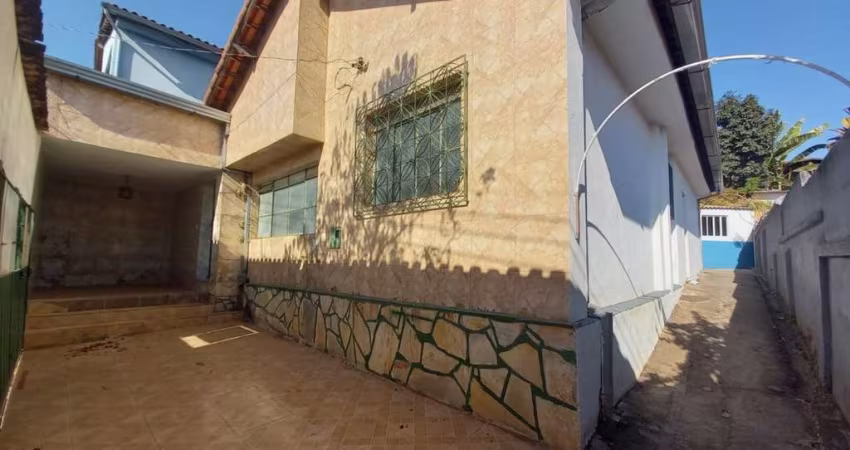 Casa com 3 quartos à venda no Pompéia, Belo Horizonte 