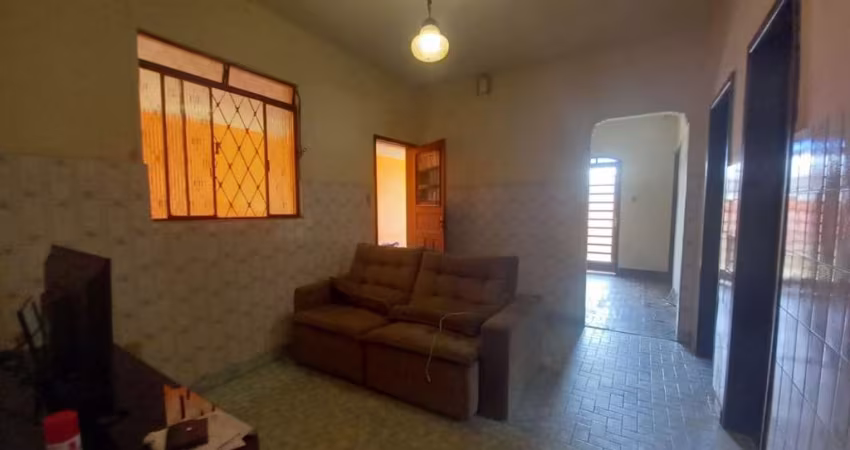 Casa com 4 quartos à venda na Esplanada, Belo Horizonte 
