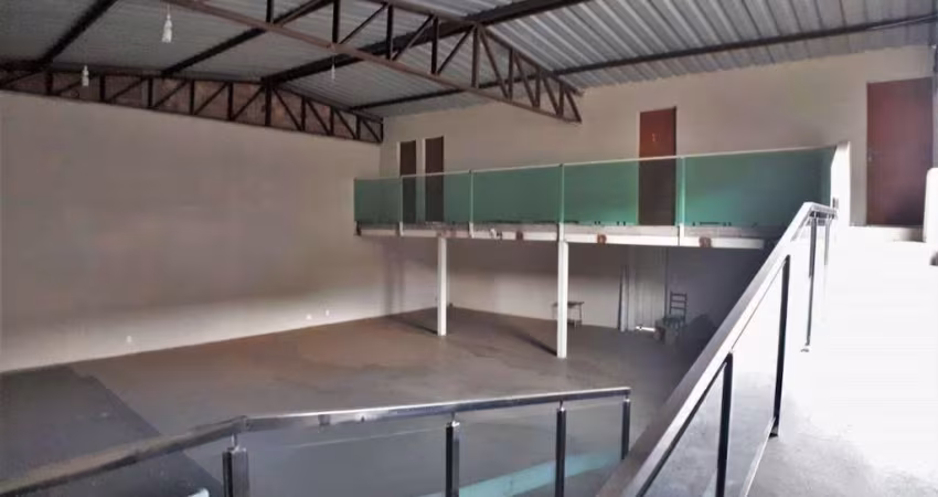 Barracão / Galpão / Depósito com 3 salas para alugar na Saudade, Belo Horizonte 