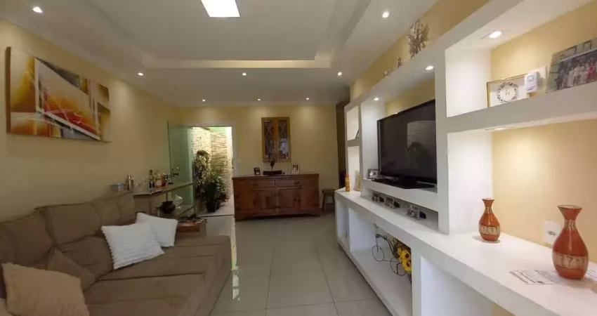 Casa 2 quartos, varanda e 3 vagas à venda jardim guanabara