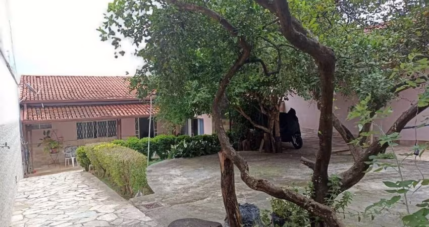 Casa à venda, 3 quartos, 1 suíte, 5 vagas, Santa Amélia - Belo Horizonte/MG