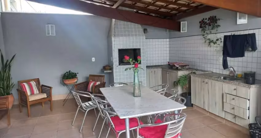 Apto com área privativa, 04 quartos bairro esplanada