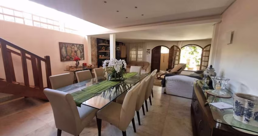 Casa com habite-se 4 quartos no Bairro Saudade
