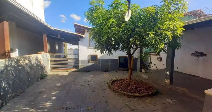 Casa colonial à venda São Geraldo