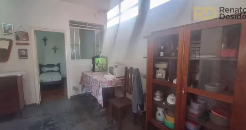 Casa 3 quartos, no bairro esplanada com barração nos fundos.