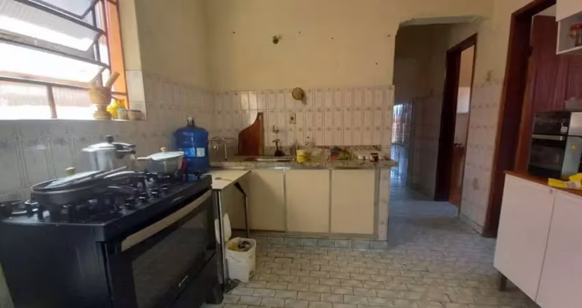 Casa com 4 quartos à venda na Esplanada, Belo Horizonte 