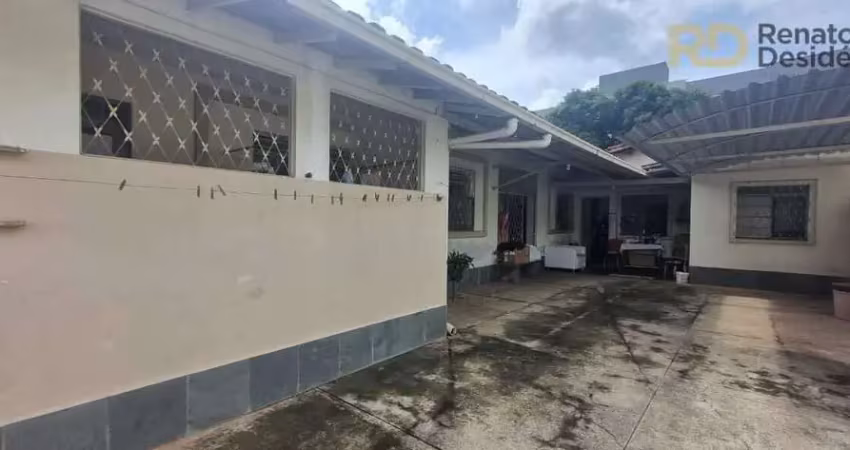 Terreno a venda no santa efigênia com casa e barrações para aluguel