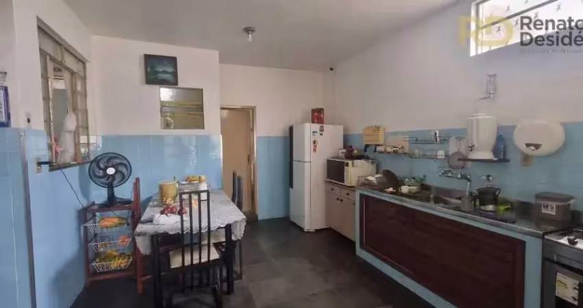 Terreno a venda no santa efigênia com casa e barrações para aluguel
