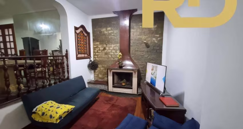 Casa com 4 quartos, piscina e área de lazer a venda no Bairro Sagrada Família