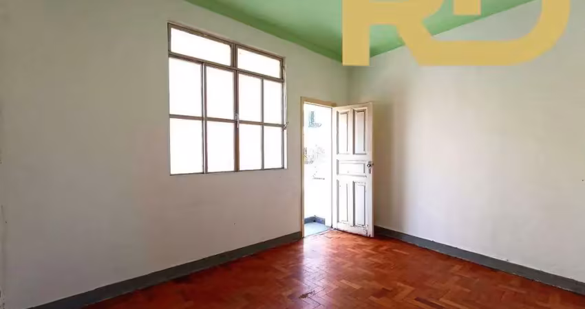 Casa no floresta de 02 quartos com 01 vaga de garagem