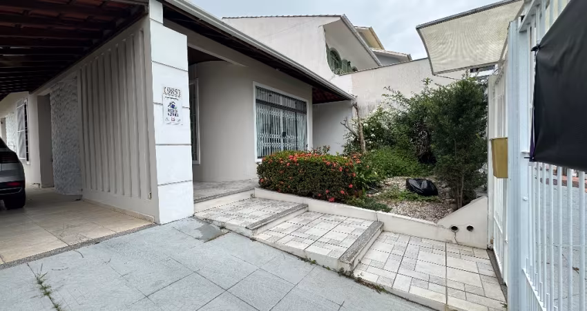 Ótima casa no Estreito pode ser financiado