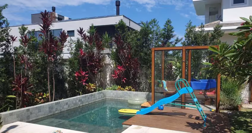 Casa de condomínio para venda 303m² com 4 dorm - Rio Tavares - Florianópolis / SC