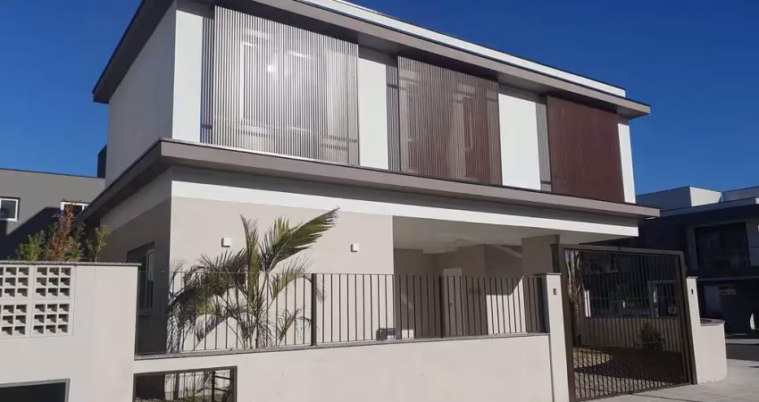Casa com 4 dormitórios, sendo 1 no térreo, para alugar, lagoa da conceição - florianópolis/sc