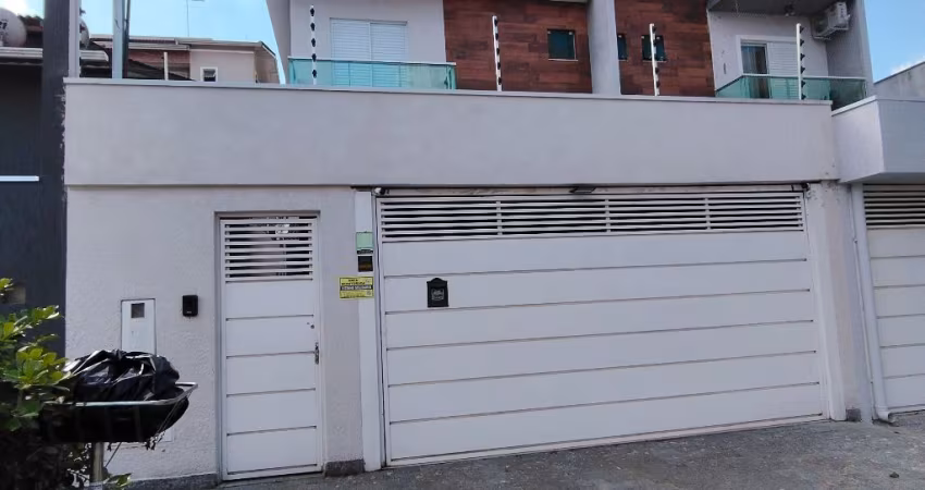 Aluga-se uma excelente casa de 3 quartos sendo uma suíte no Portal dos Ipes