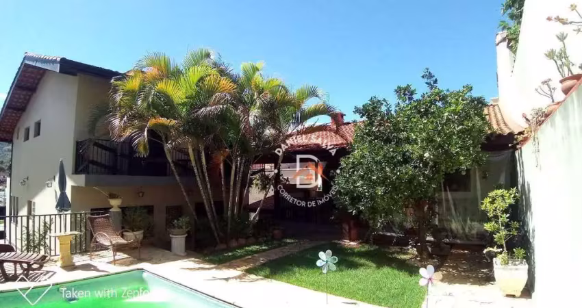 Casa com 3 dormitórios (1 Suíte) à venda, 134 m² por R$ 1.200.000 - Itapetinga - Atibaia/SP