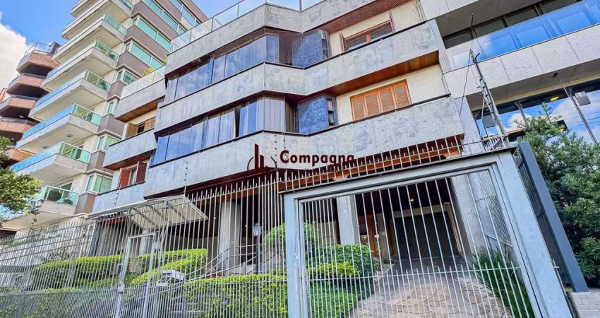 Cobertura com piscina em frente a praça da Encol no bairro Bela vista.