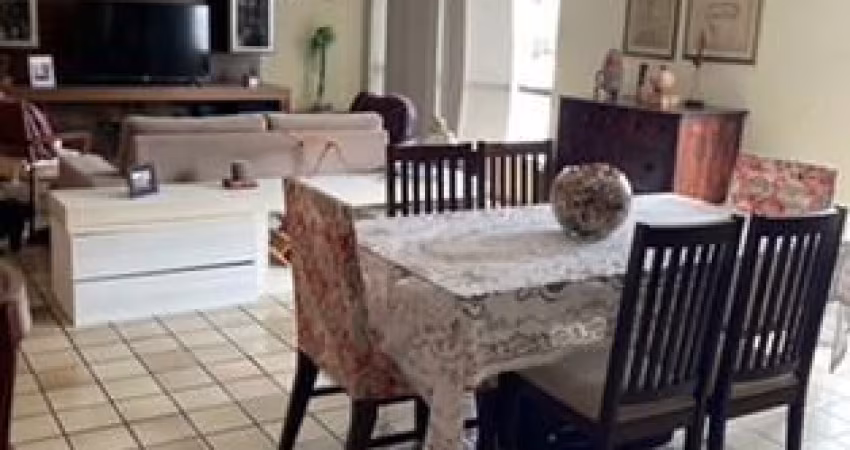 Excelente apartamento com 4 quartos