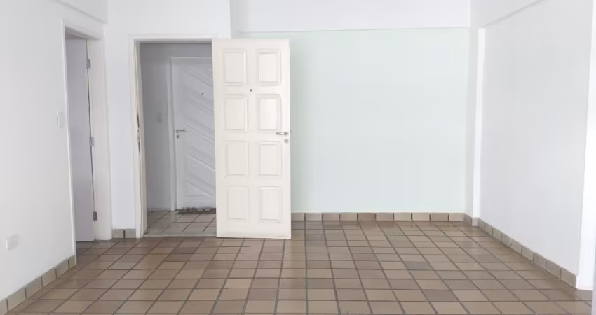 Apartamento amplo com 3 quartos na Torre