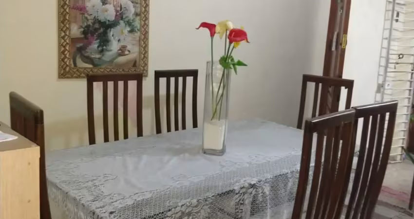 Excelente casa localizada no bairro do cordeiro (81) 996344755