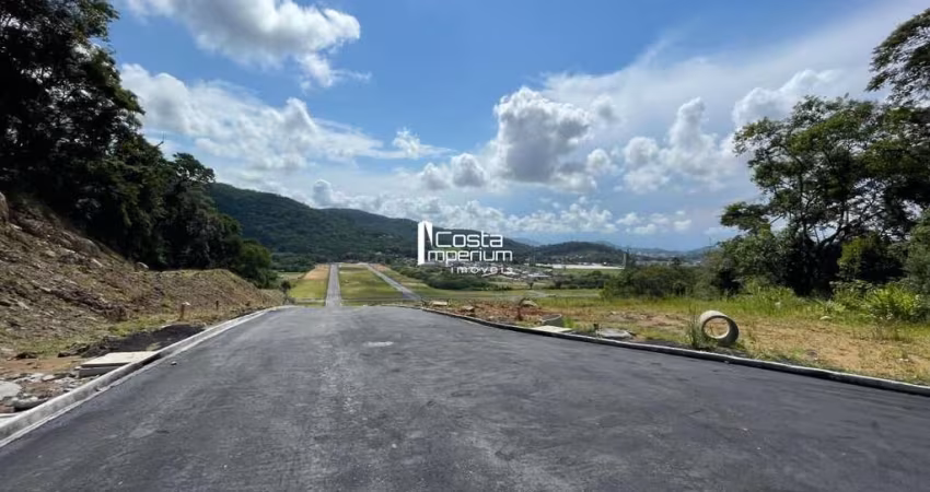 Terreno à venda no bairro Bairro Rio Pequeno em Camboriú/SC