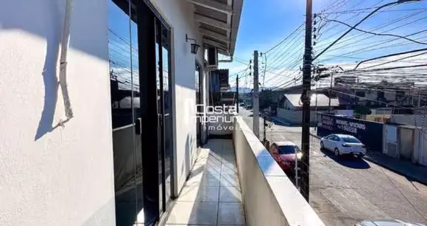 Casa com quintal no bairro cidade nova em itajaí-sc