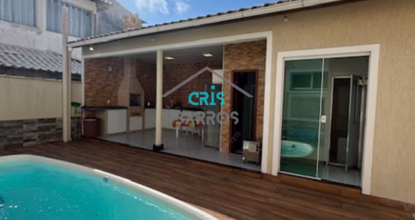 Casa com 04 suítes  à Venda no Foguete em Cabo Frio - RJ
