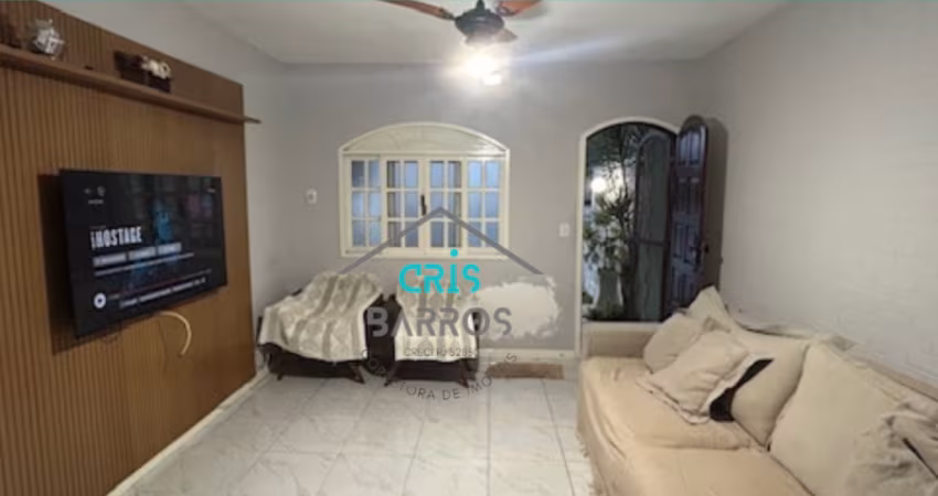 Casa em condomínio à venda em canal navegável na Ogiva em Cabo Frio - RJ