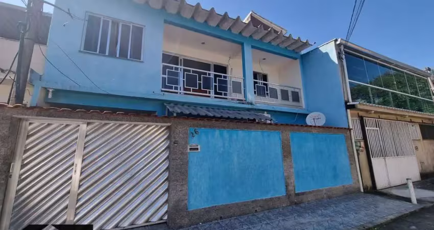 Casa em Excelente Localização - 4 Quartos, Terraço e Piscina