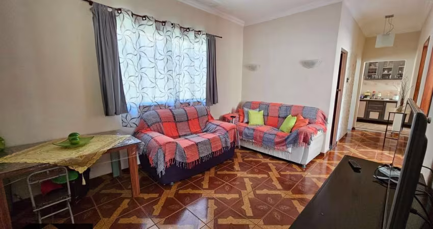 Santo Elias – Casa Térrea em Amplo Terreno e Excelente Localização